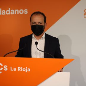 Baena: "El Gobierno de Andreu vive instalado en una crisis permanente y es una rectificación constante"